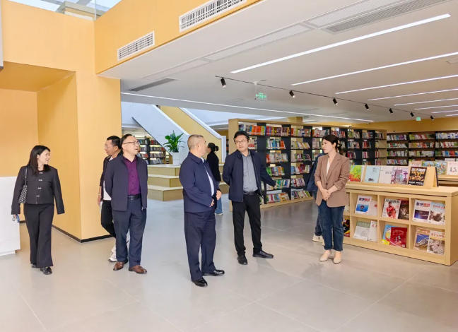 �Ž�ͬ����ѧ����������ѧ��չУ����Ƚ���